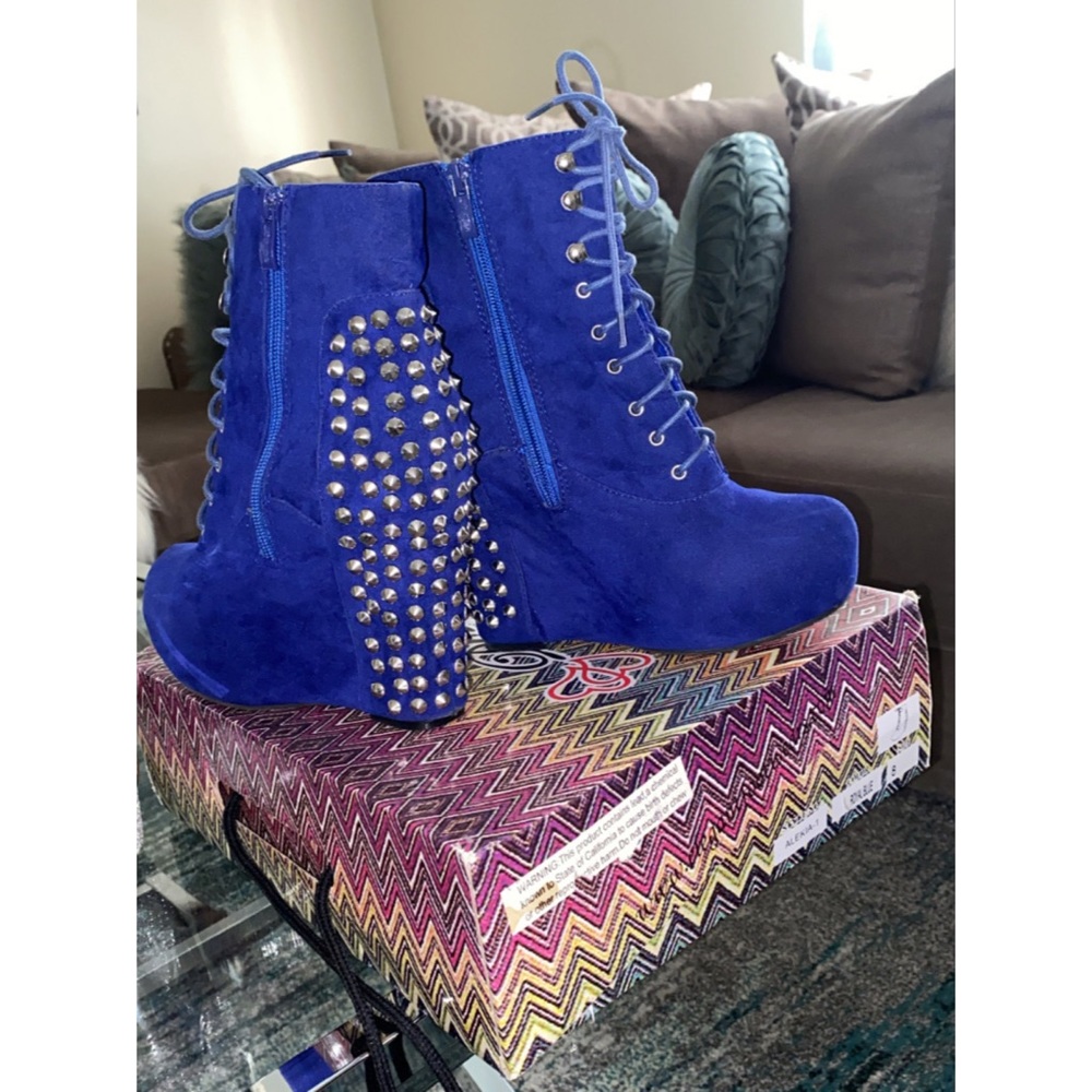 Women’s Heels.